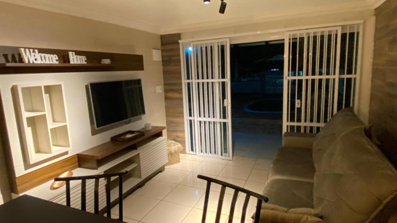 Casa De Praia Top! Beto Carrero, 500M Do Parque, Com Piscina E Sinuca, 1 Suite E 2 Quartos, 3Bwc, A 300M Da Praia, Churrasqueira E Estacionamento Privado Penha  Bagian luar foto